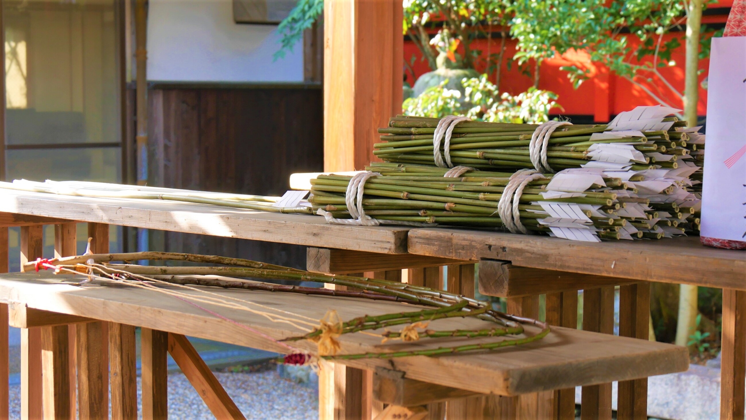 奈良豆比古神社で行われる伝統行事「弓始め」