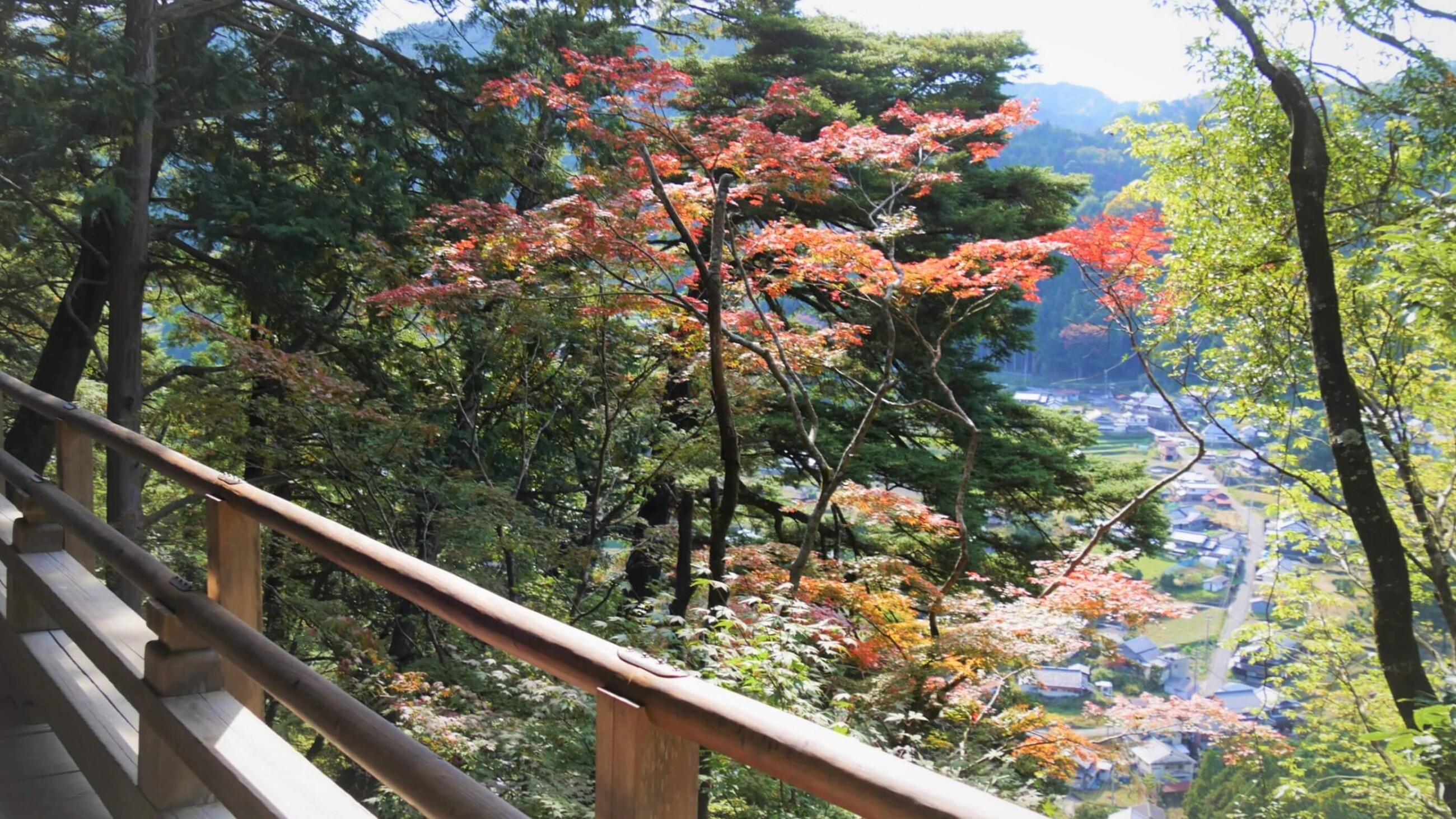 室生寺_位牌堂裏から眺める室生の里