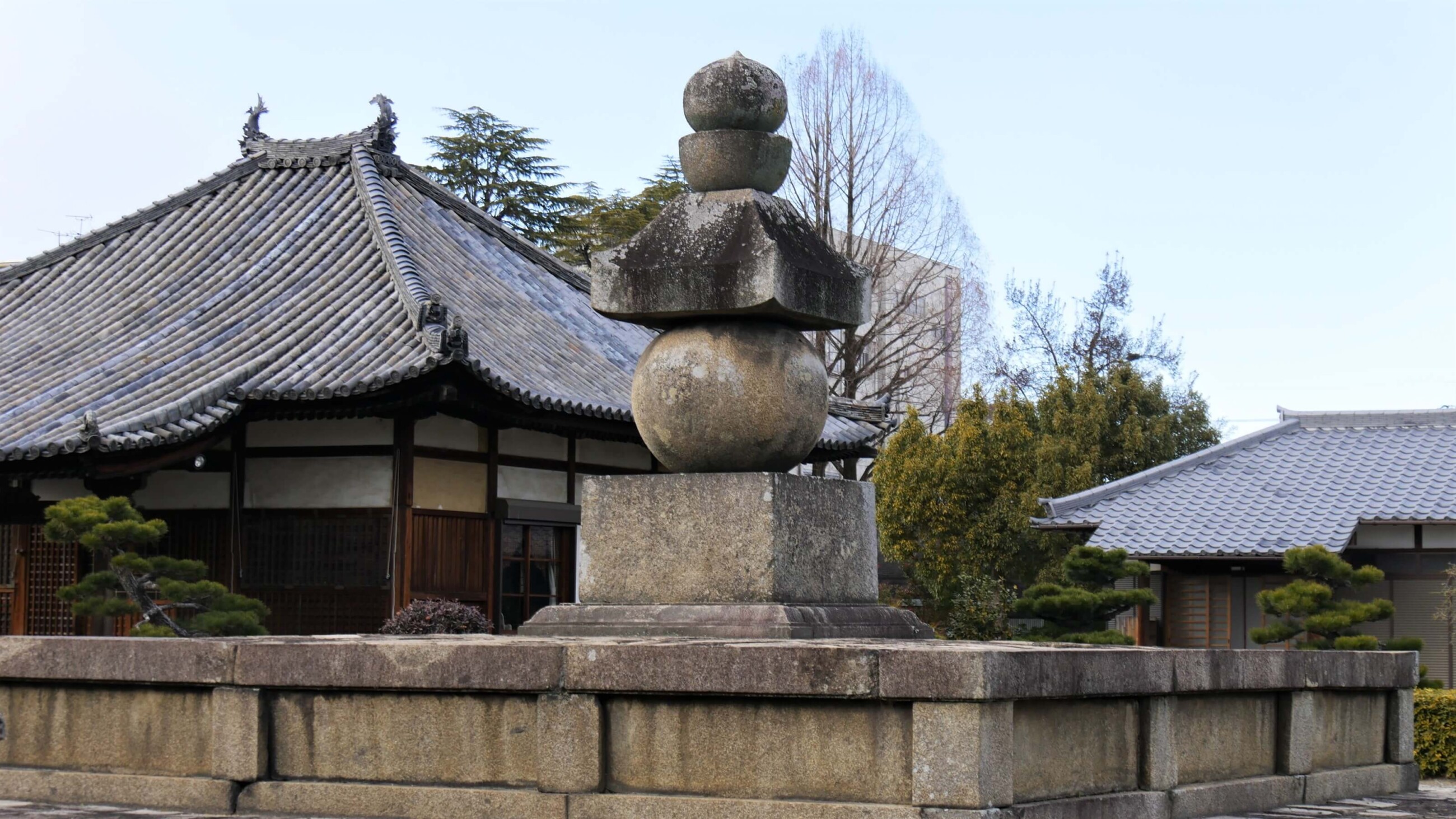 西大寺_奥之院にある興正菩薩叡尊上人五輪塔