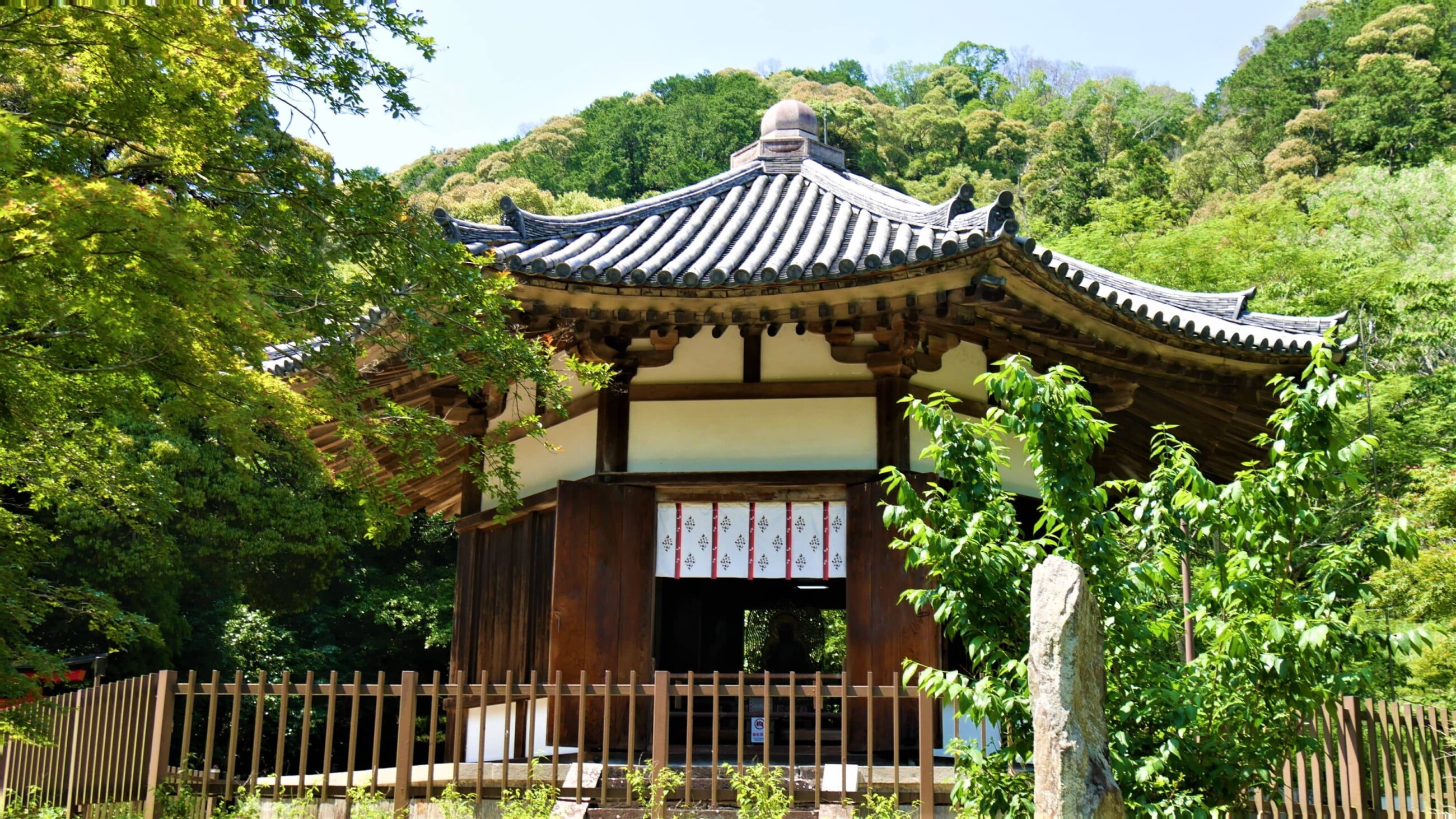 榮山寺国宝八角円堂