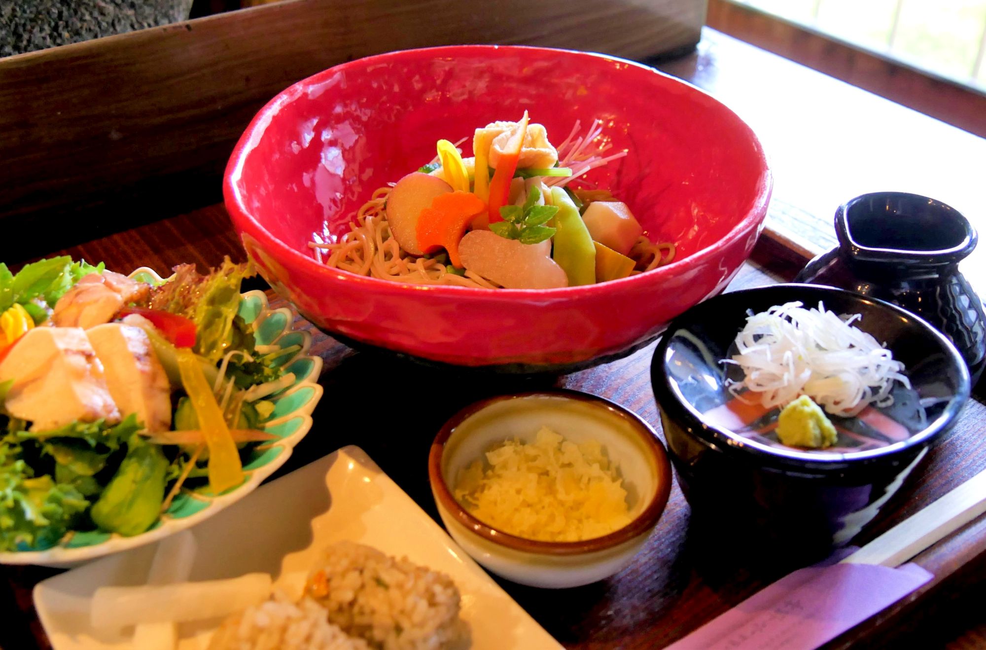 聖天さんの好物にちなんだ「巾着六根蕎麦」