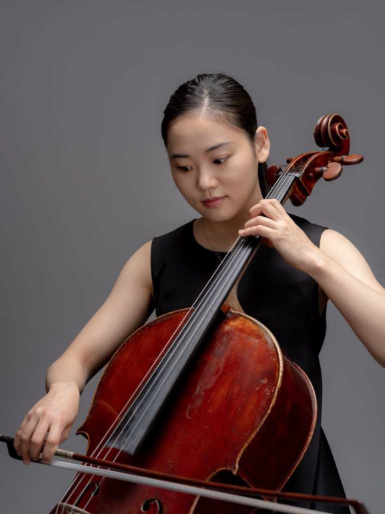 Japan National Orchestra チェロ　香月麗さん